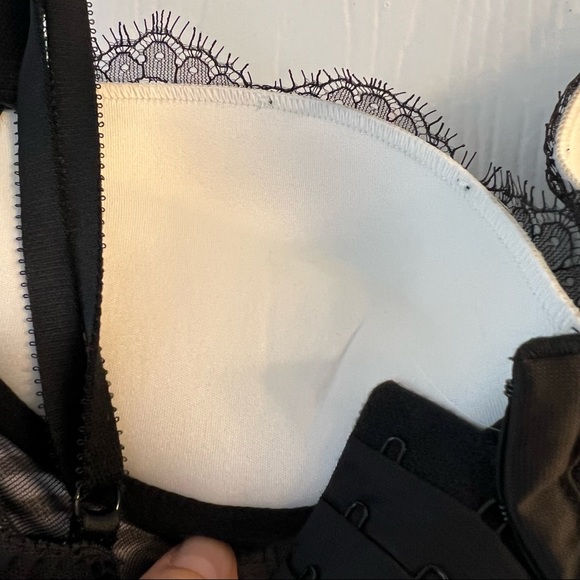 Victorias Secret Very Sexy Demi-Buste Push-Up Bra Size 34B - Picture 4 of 6